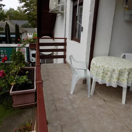 Appartamento Charlie Vendégház,emelet 8 Fős,100m2-es Siófok
