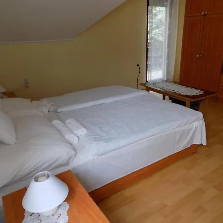 Charlie Vendeghaz,emelet 8 Fos,100m2-es Siófok