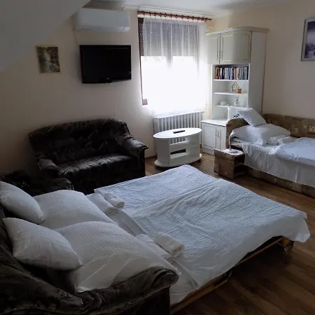 Charlie Vendeghaz,emelet 8 Fos,100m2-es