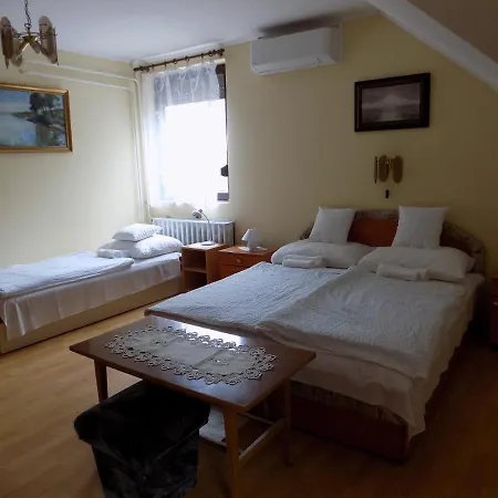 Charlie Vendégház,emelet 8 Fős,100m2-es Apartamento Siófok