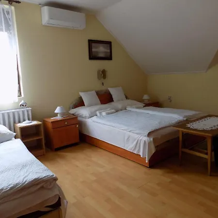 Charlie Vendégház,emelet 8 Fős,100m2-es