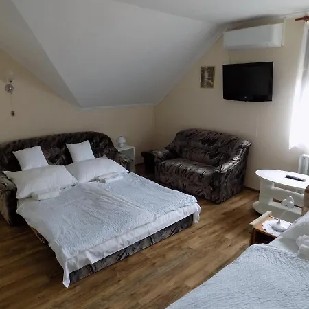 Charlie Vendégház,emelet 8 Fős,100m2-es Apartamento Siófok