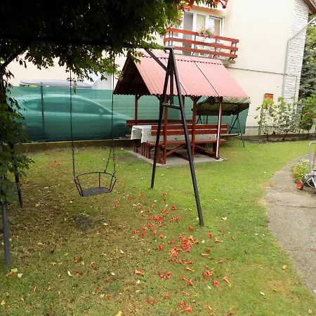 Charlie Vendégház,emelet 8 Fős,100m2-es * Siófok