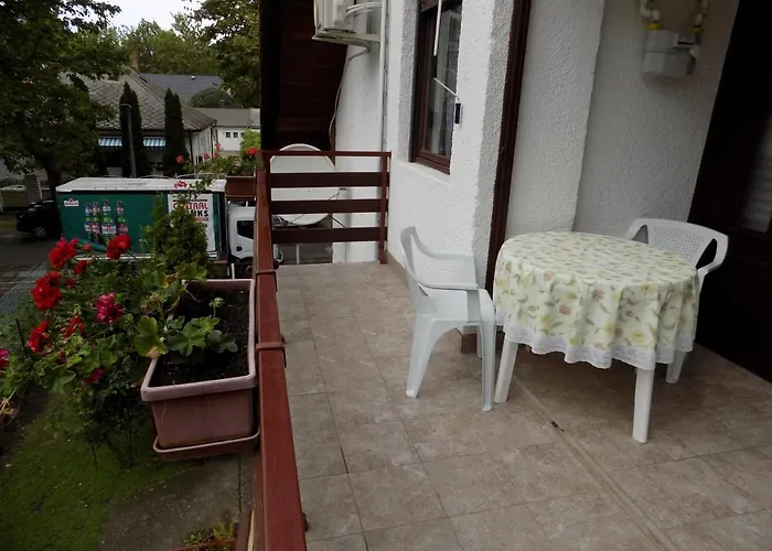 Apartamento Charlie Vendégház,emelet 8 Fős,100m2-es Siófok